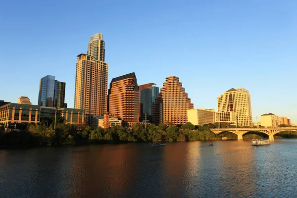 Gün batımında Austin Downtown manzarası