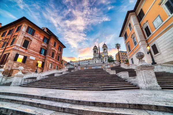Roma 'da Piazza Di Spagna yakınlarındaki İspanyol Merdivenleri