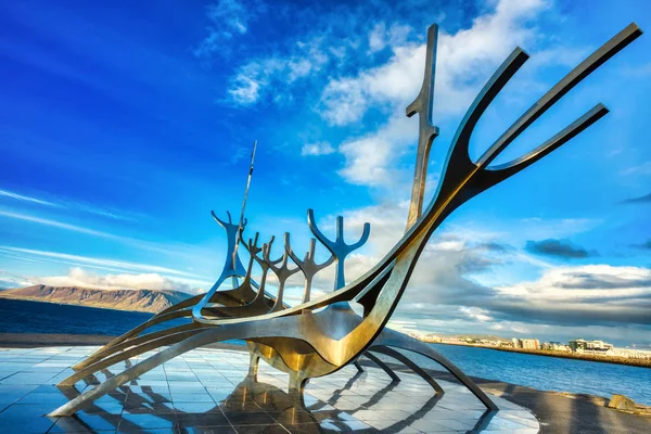 Solfar suncraft statue in reykjavik, island — Stockfoto