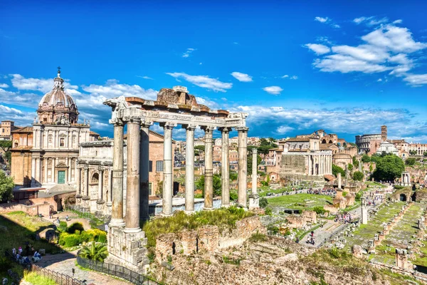 Fórum Romanum Durante um dia ensolarado, Roma — Fotografia de Stock