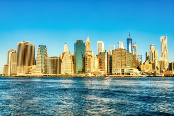 New York City Lower Manhattan bij Sunrise, Uitzicht vanuit Brooklyn, New York — Stockfoto