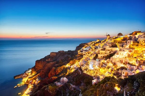 Iluminated Oia Village Sunset Santorini Island Grécia — Fotografia de Stock