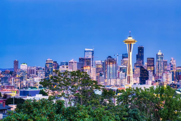 Seattle Cityscape Con Rainier Fondo Anochecer Washington —  Fotos de Stock
