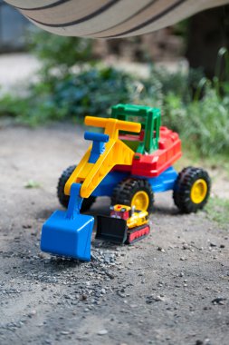 plastik oyuncak Ekskavatör