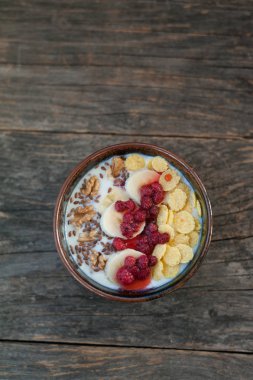 Kahvaltı smoothie kase