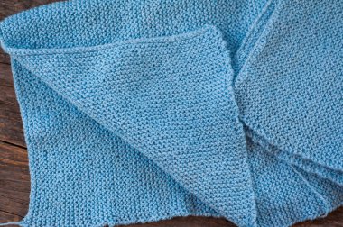 El yapımı örgü atkı