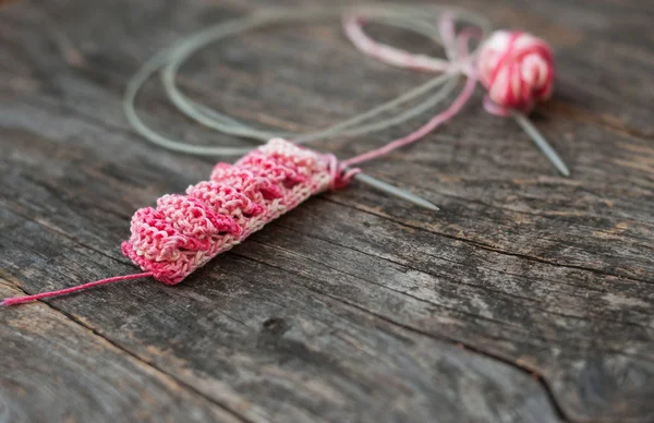 Handmade knitted bracelet — Stock Photo, Image