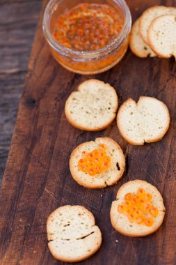 Ekmek arası somon havyar