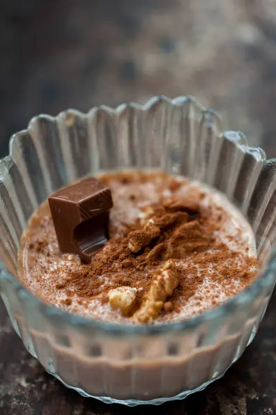 Chocolade pudding in een kom — Stockfoto
