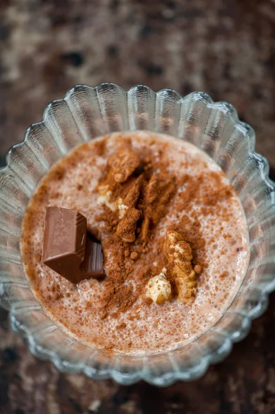 Pudim de chocolate em uma tigela — Fotografia de Stock