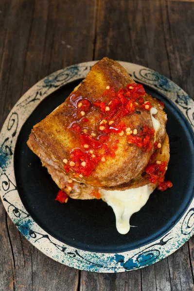 Izgara peynirli sandviç