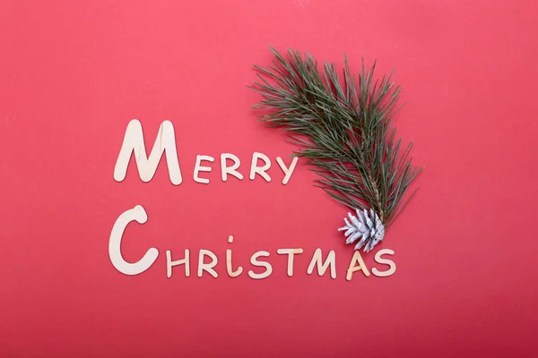 Colección de Navidad, caja de regalos, árbol y adornos decorativos, sobre fondo rojo . — Foto de Stock