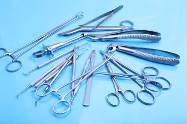 Diş bakımı için metal tıbbi ekipman seti