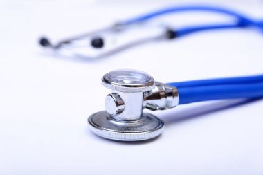 Sağlık stetoskop kafa mavi doktor Tekdüzen portre üzerinde yalan. Tıbbi Araçlar ve aletler Salonu, therapeutist çalışma alanı, fiziksel, kan basıncı ölçüm kavramı