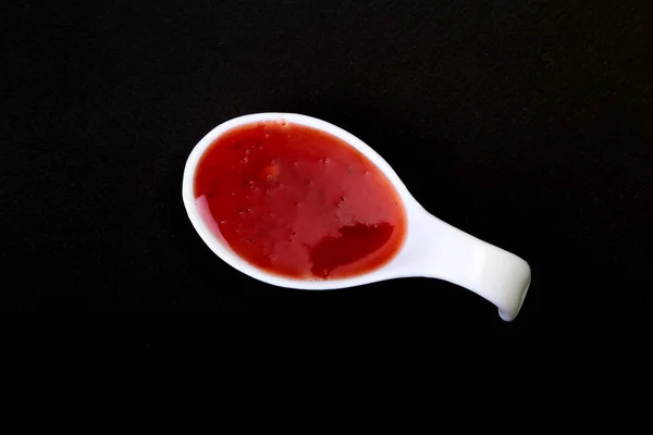 Domowy sos żurawiny Red organicznych w rondel ceramiczny — Zdjęcie stockowe