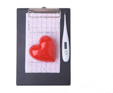 RX reçeteli, kırmızı kalp, beyaz arka plan üzerinde tıbbi termometre