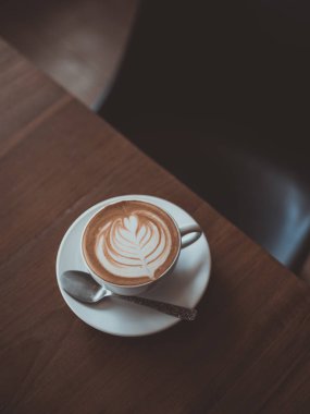 fincan kahve latte art Tarih ahşap resepsiyon kafede kafe vintage renk tonu