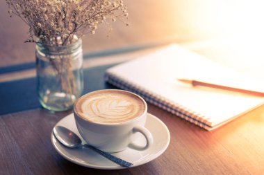 fincan kahve latte art ahşap resepsiyon kafede kafe Tarih