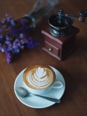fincan kahve latte art ahşap resepsiyon kafede kafe Tarih
