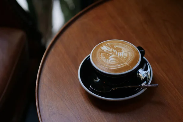 Káva latte art v kavárně café — Stock fotografie