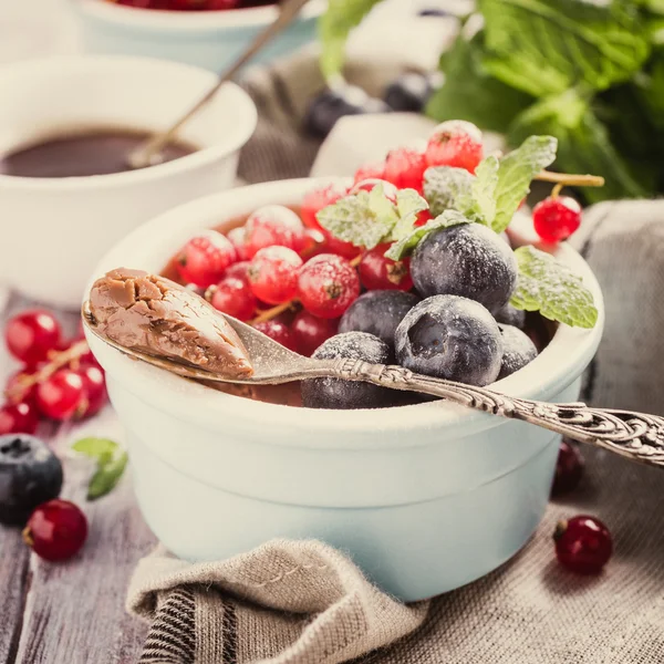 Chocolate dessert with berries — Stock Photo, Image