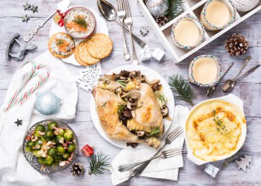 Noel temalı yemek masası