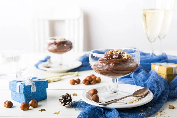 Chocolate pudding mousse with avocado — Stock Photo, Image