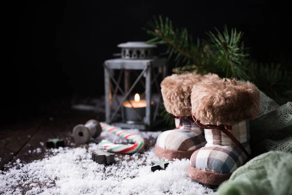 Composición navideña con cono de pino — Foto de Stock