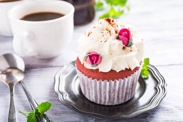 Güzel kırmızı kadife keki