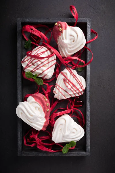 Meringues in heart shape — Stock Photo, Image