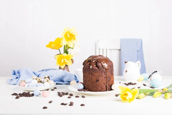 Orthodoxes Schokoladenbrot zu Ostern — Stockfoto