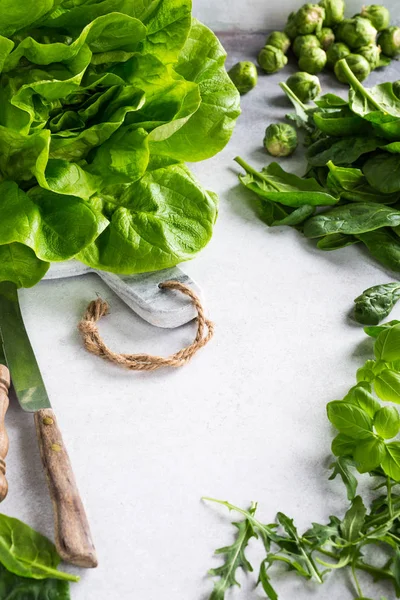 Antecedentes com legumes verdes variados — Fotografia de Stock