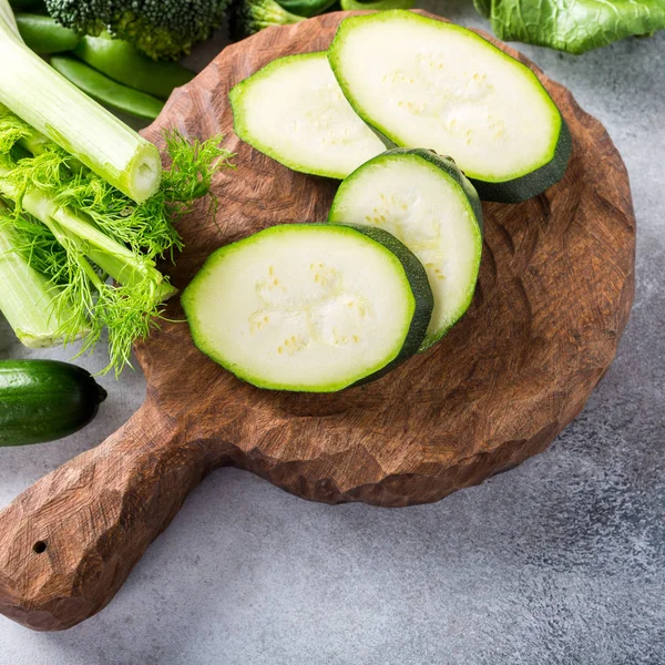 Hintergrund mit verschiedenen grünen Gemüse — Stockfoto