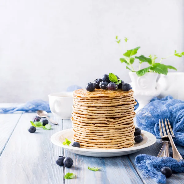 Delicious pancakes with fresh blueberries — Stock Photo, Image