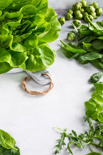 Antecedentes com legumes verdes variados — Fotografia de Stock