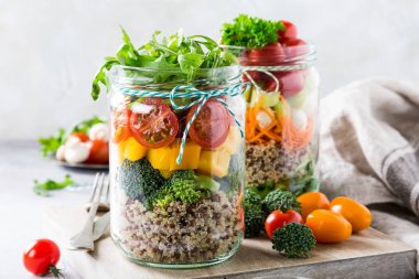 Cam Quinoa salata