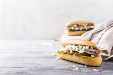 ringa balığı sandviçi