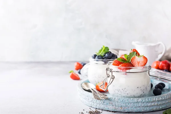 Chia Pudding voor het ontbijt — Stockfoto