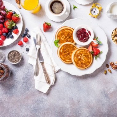 Çeşitli sağlıklı kahvaltı