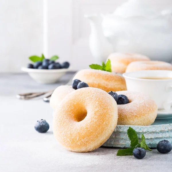 Donuts caseiros com açúcar — Fotografia de Stock