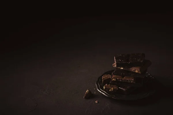 Pezzi di cioccolato rotti — Foto Stock