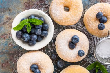 Şeker ile ev yapımı çörek