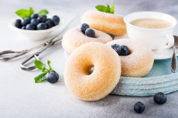 Donuts caseiros com açúcar — Fotografia de Stock