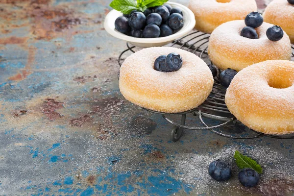 Şeker ile ev yapımı çörek