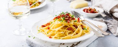 İtalyan makarna carbonara