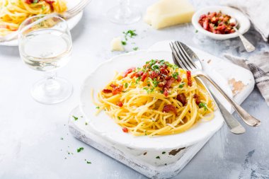 İtalyan makarna carbonara