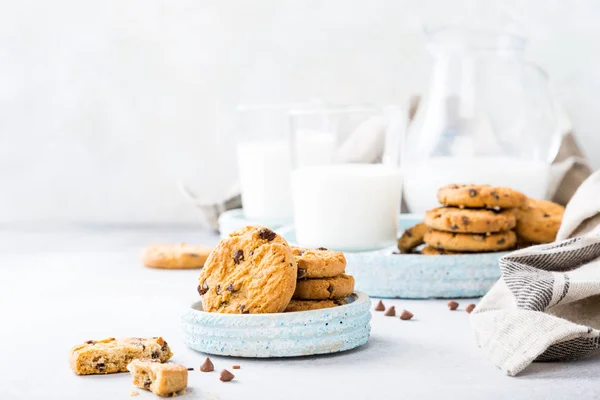 Galletas con chips de chocolate — Foto de Stock