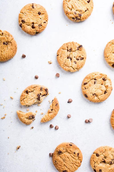 Çikolata parçacıklı kurabiye.