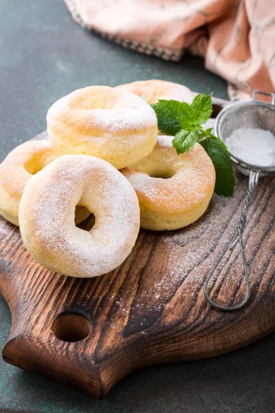 Donuts caseros con azúcar —  Fotos de Stock