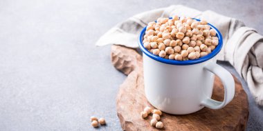 Çiğ çiğ organik nohut